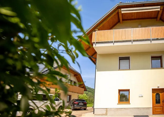 Apartma Lovor