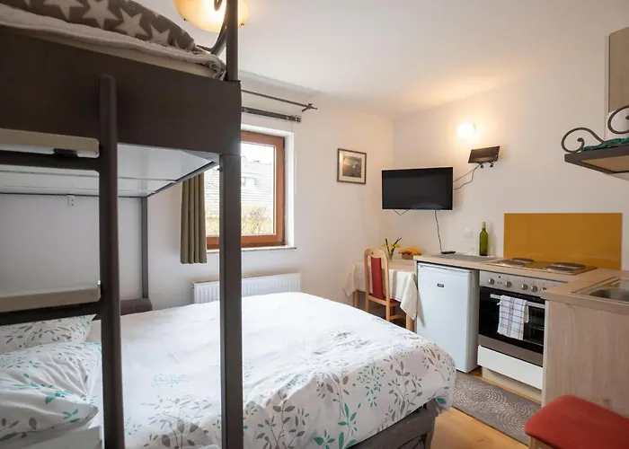 Apartma Lovor