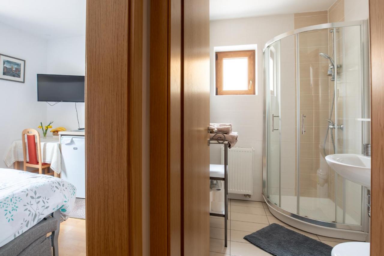 Apartma Lovor Apartment